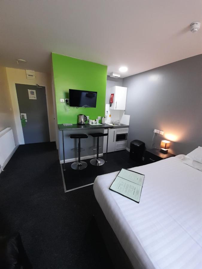 Lymedale Suites Studios & Aparthotel In Newcastle Under Lyme & Stoke Экстерьер фото