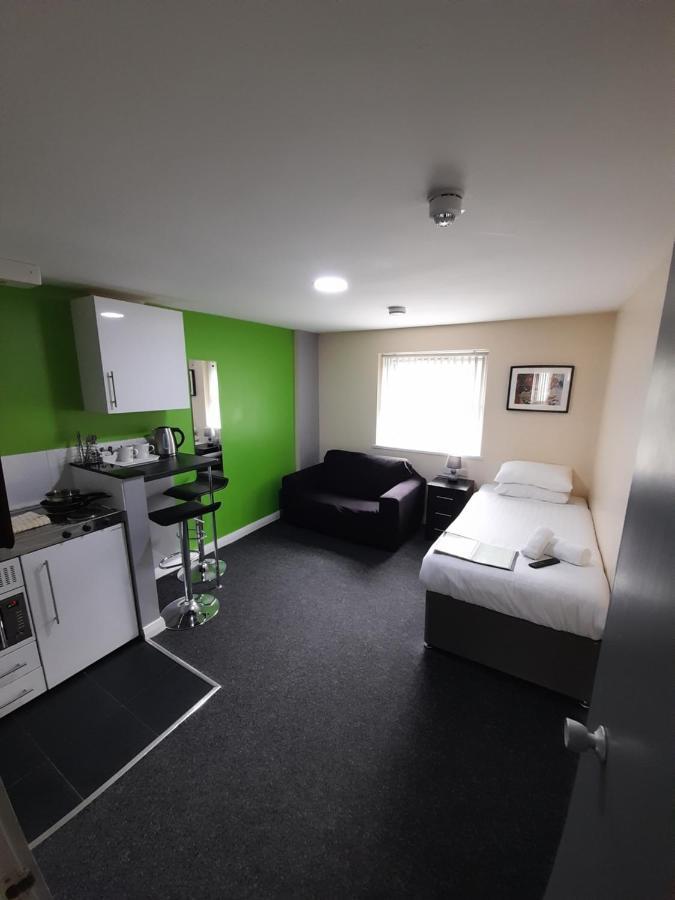 Lymedale Suites Studios & Aparthotel In Newcastle Under Lyme & Stoke Экстерьер фото